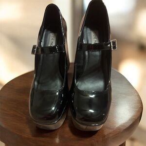 STEVE MADDEN Black Patent Leather Heels